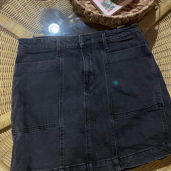 Old navy black denim skirt - Picture 2 of 5
